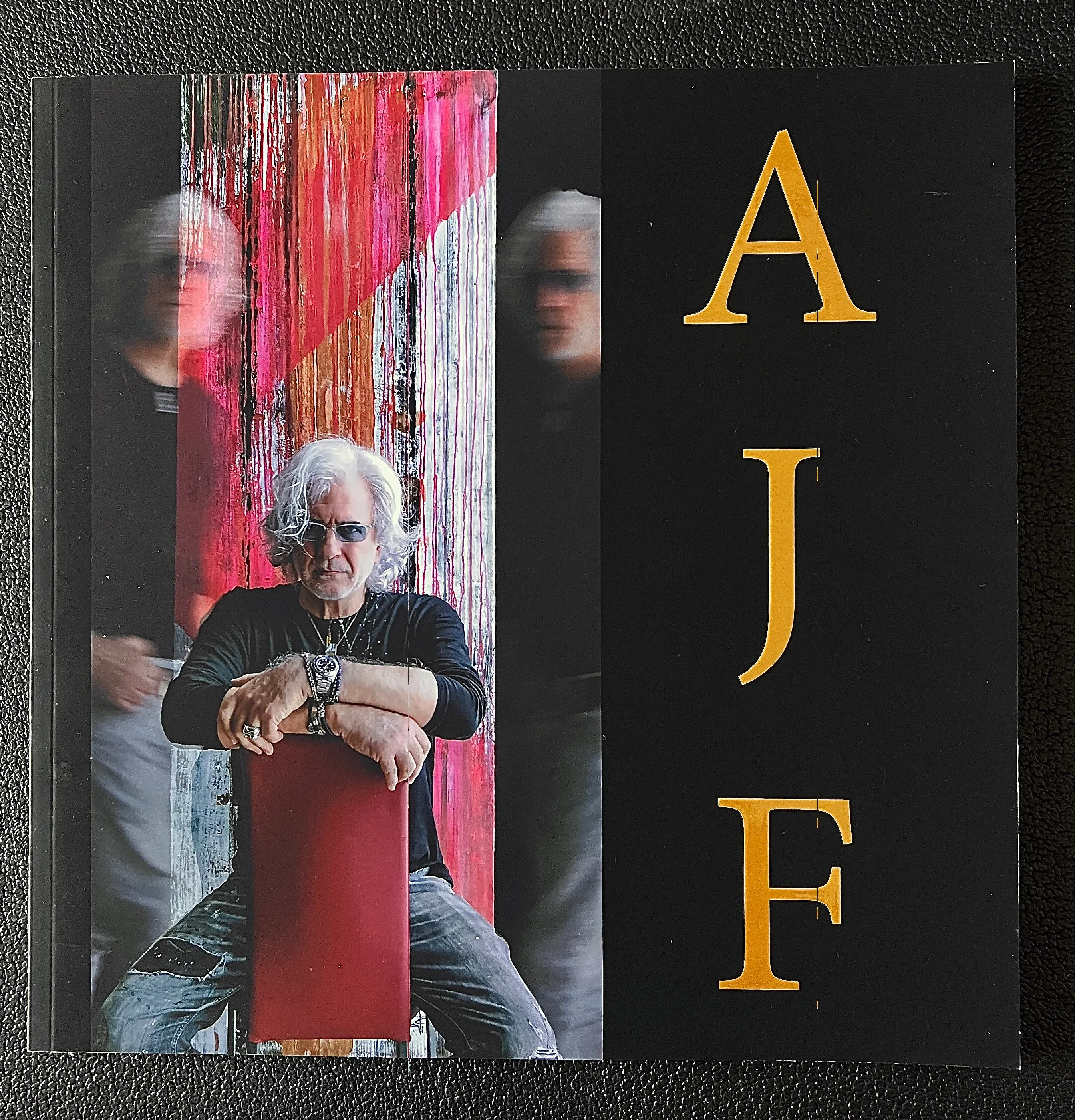 A J F cm 30 x 30 N° paginas 92