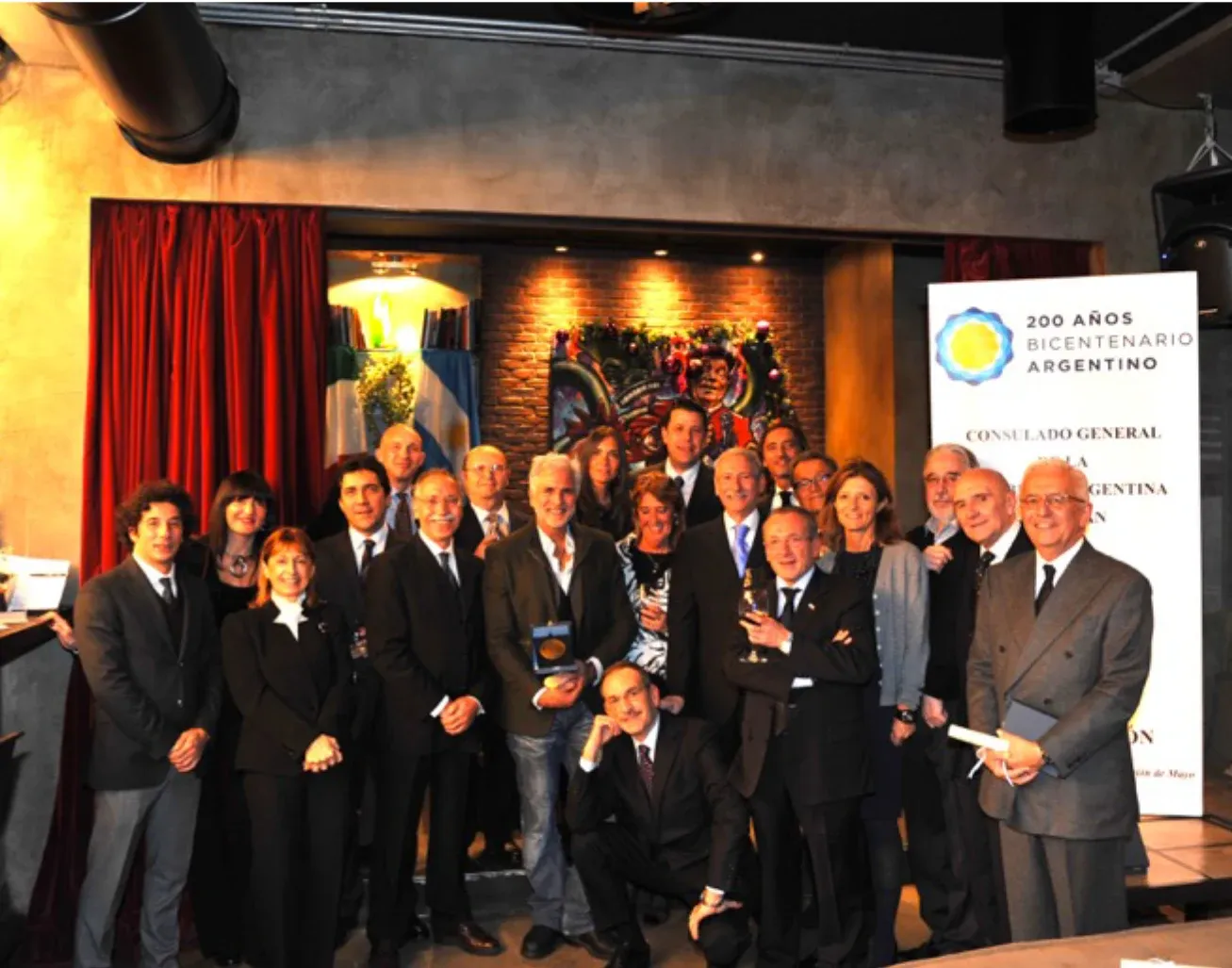 Premio medalla del embajador argentino en Milán  Gustavo Moreno